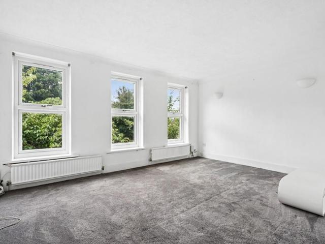 4 bedroom townhouse to rent