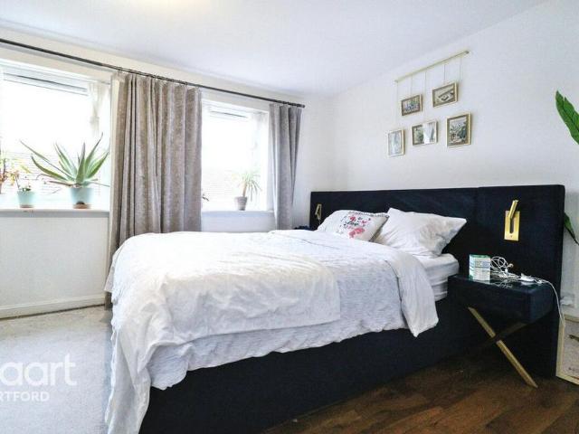 4 bedroom townhouse to rent