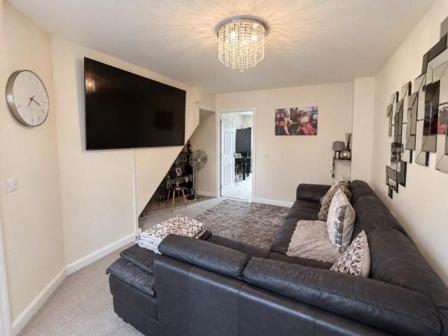 4 bedroom townhouse to rent