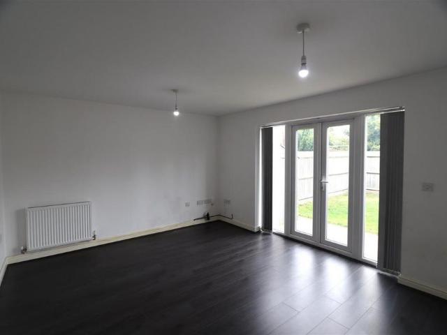 4 bedroom townhouse to rent