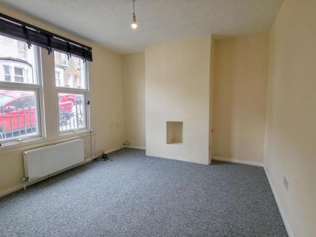 4 bedroom townhouse to rent