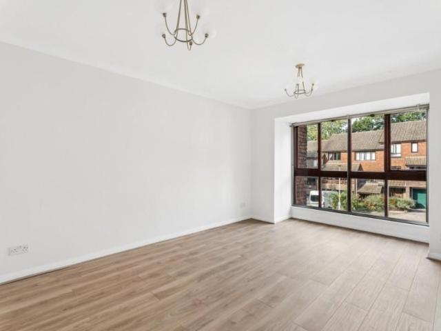 4 bedroom townhouse to rent