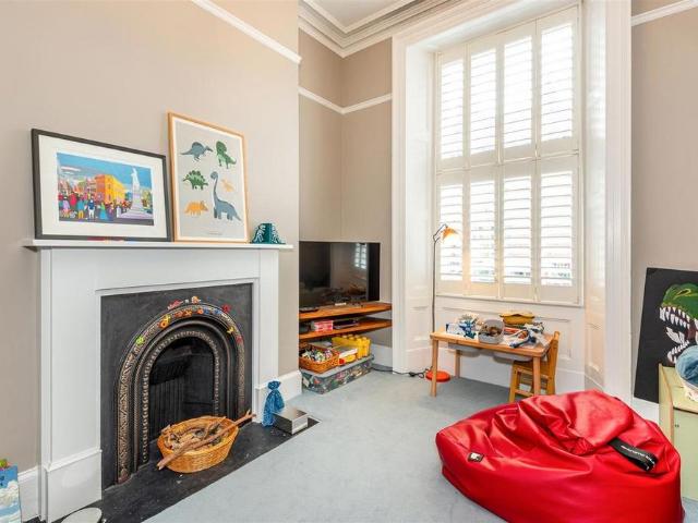 4 bedroom townhouse to rent