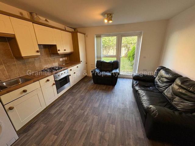 4 bedroom townhouse to rent