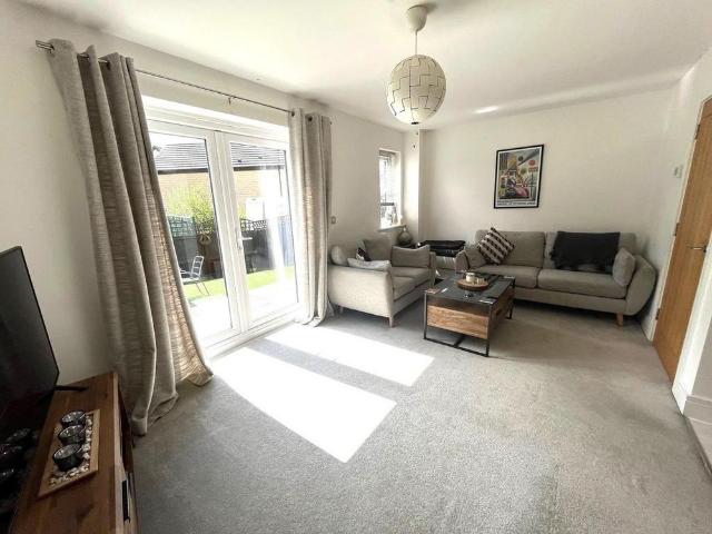4 bedroom townhouse to rent
