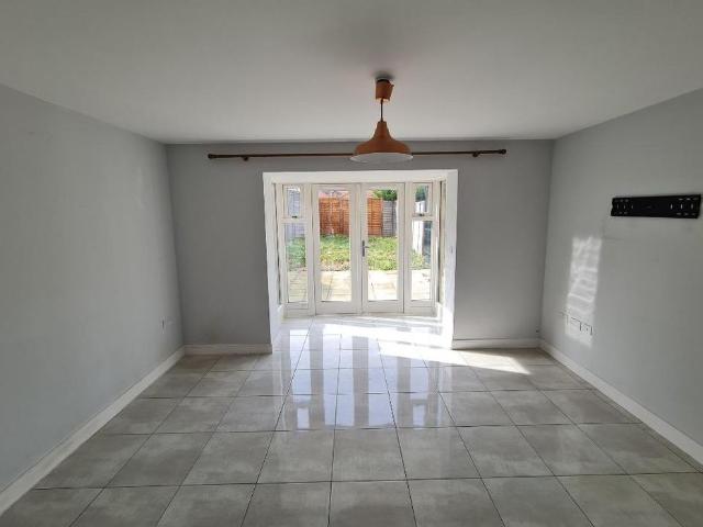 4 bedroom townhouse to rent