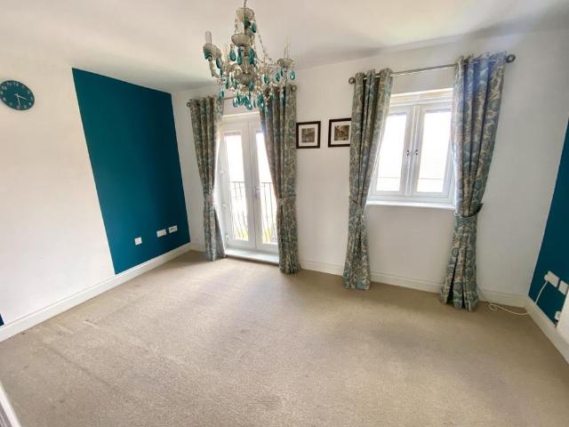 4 bedroom townhouse to rent