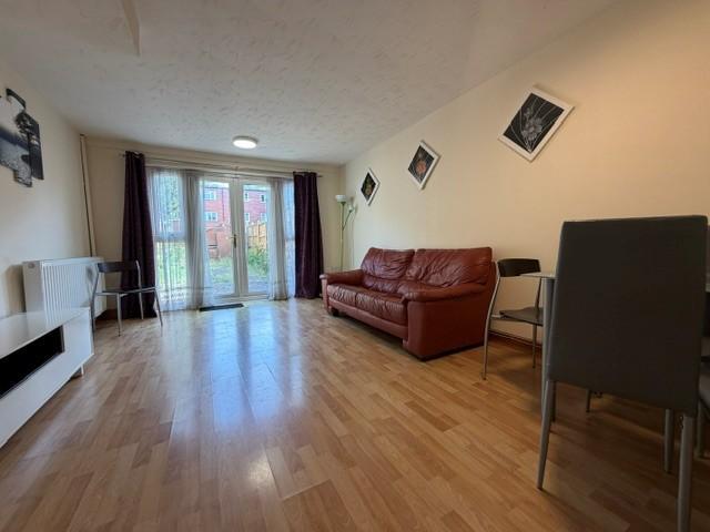 4 bedroom townhouse to rent