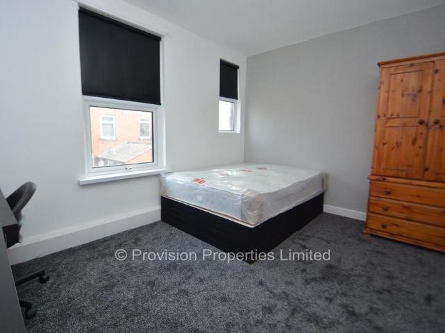 4 bedroom townhouse to rent