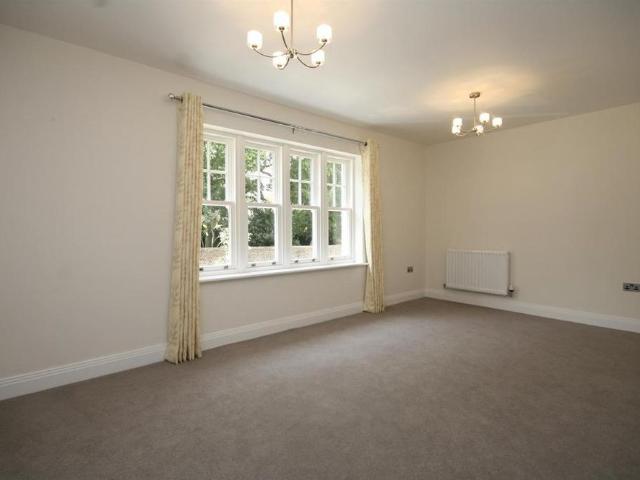 4 bedroom townhouse to rent