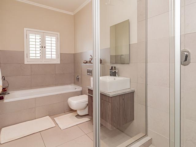 4 Bedroom Townhouse To Rent in Bryanston