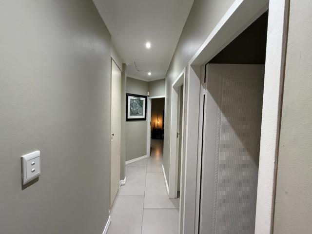 4 Bedroom Townhouse To Rent in Die Hoewes