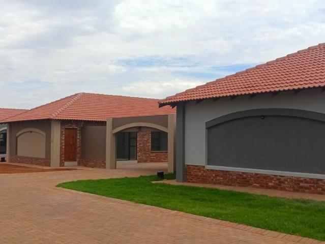 4 Bedroom Townhouse to Rent in Flamwood