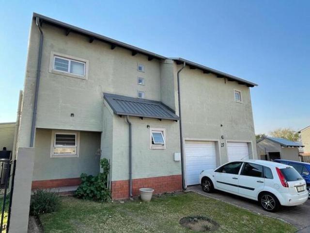 4 Bedroom Townhouse to Rent in Noordwyk
