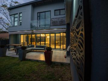 4 Bedroom Townhouse To Rent in Sandown