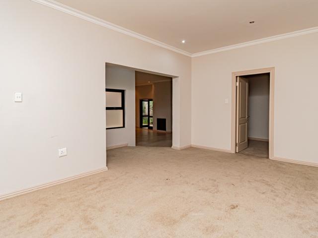 4 Bedroom Townhouse To Rent in Sandown