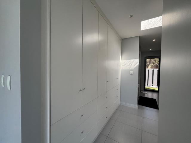 4 Bedroom Townhouse To Rent in Sandown