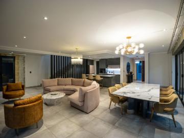 4 Bedroom Townhouse To Rent in Sandown