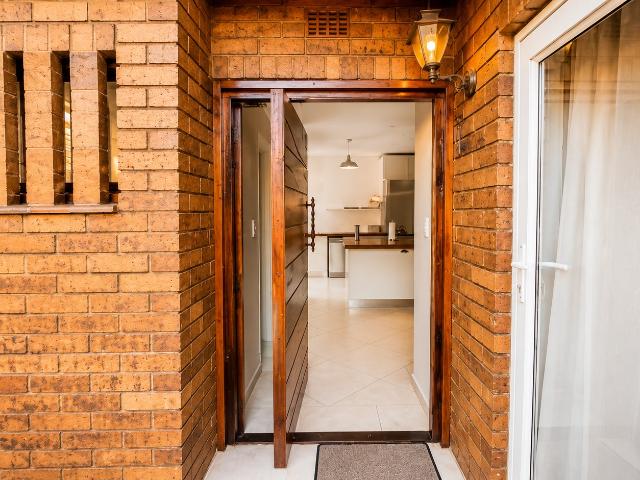 4 Bedroom Townhouse To Rent in Sandown
