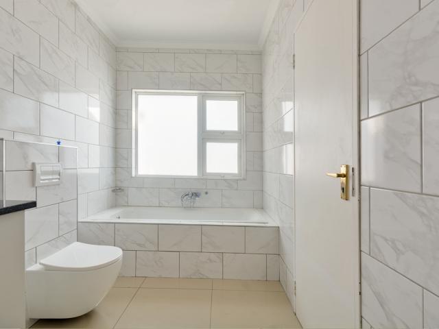 4 Bedroom Townhouse To Rent in Parkmore