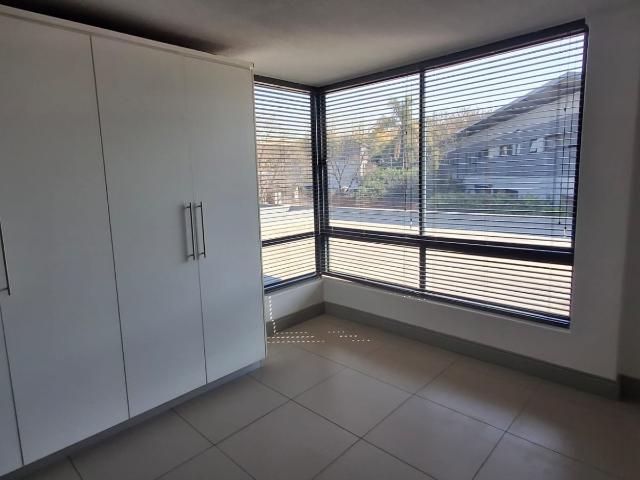 4 Bedroom Townhouse To Rent in Waterkloof Ridge