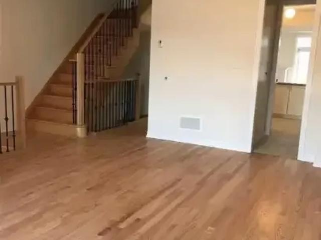 4 Bedroom Townhouse Vaughan ON LS105167489