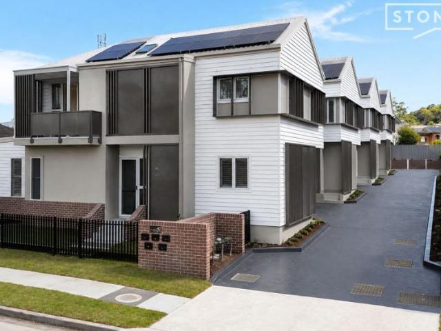 4 Bedroom Townhouse Warners Bay NSW 106169104