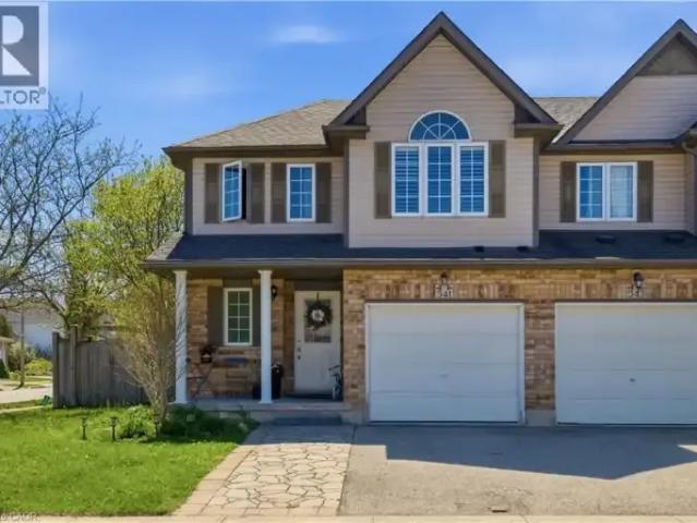 4 Bedroom Townhouse Waterloo ON 105526286