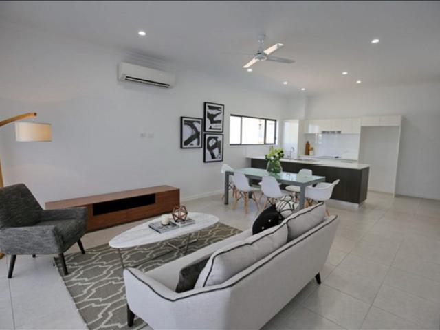 4 BEDROOM TOWNHOUSE WITH POOL