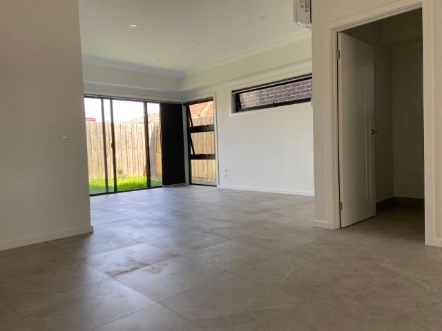 4 BEDROOM TOWNHOUSES CLOSE TO ILIM COLLEGE *LET