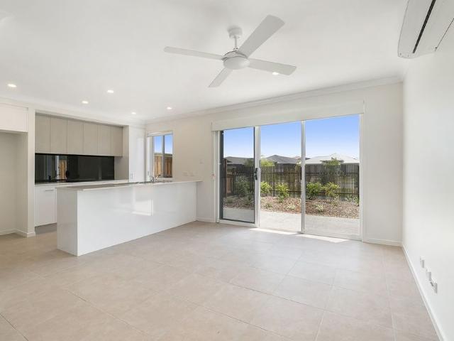 4 BEDROOM TOWNHOUSES FOR RENT