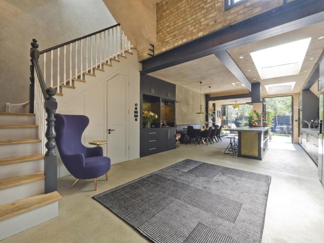 4 bedroom to rent in queens park