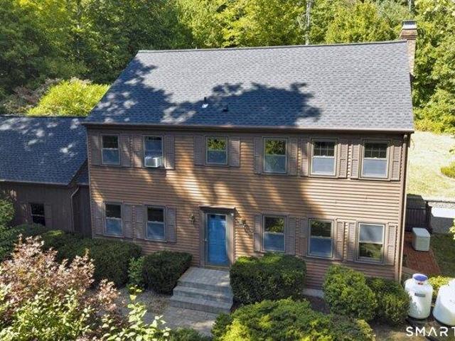 4 bedroom, Tolland CT 06084 105549318