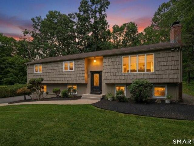 4 bedroom, Tolland CT 06084 105633110