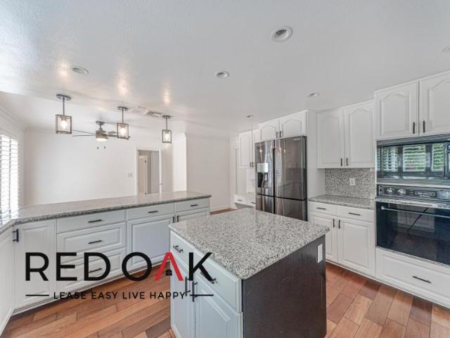 4 bedroom, Tarzana CA 91356 102486566