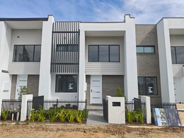 4 Bedroom Terrace for Rent!
