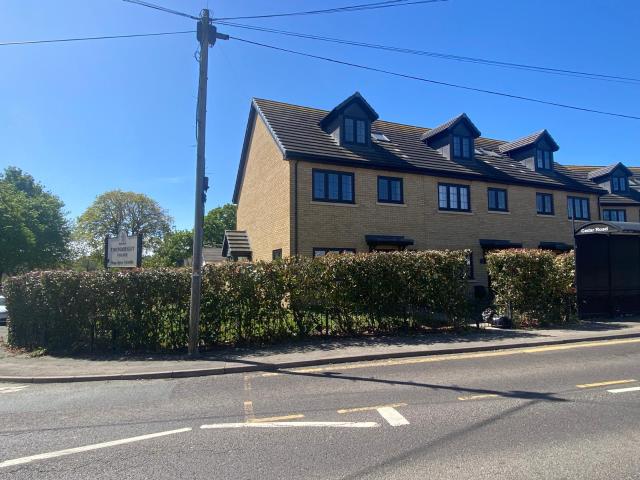 4 bedroom Terraced for rent