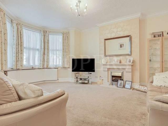 4 Bedroom Terraced House