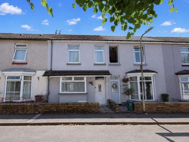 4 Bedroom Terraced House