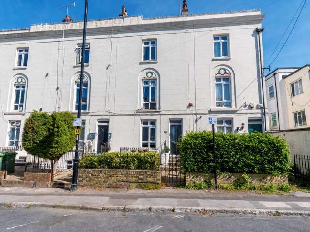 4 Bedroom Terraced House