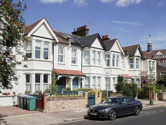 4 Bedroom Terraced House