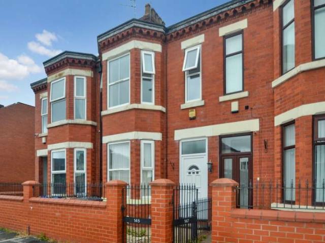 4 Bedroom Terraced House