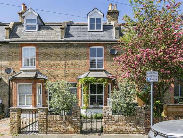 4 Bedroom Terraced House