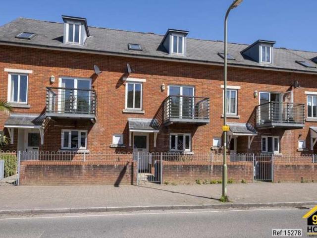 4 Bedroom Terraced House