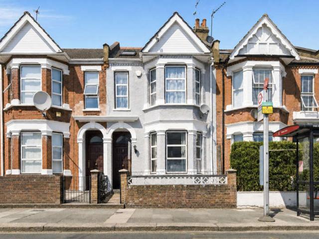 4 Bedroom Terraced House