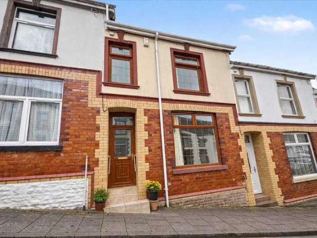 4 Bedroom Terraced House