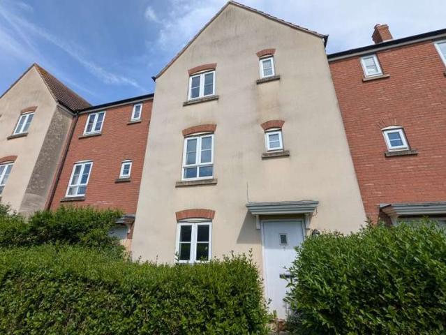 4 Bedroom Terraced House
