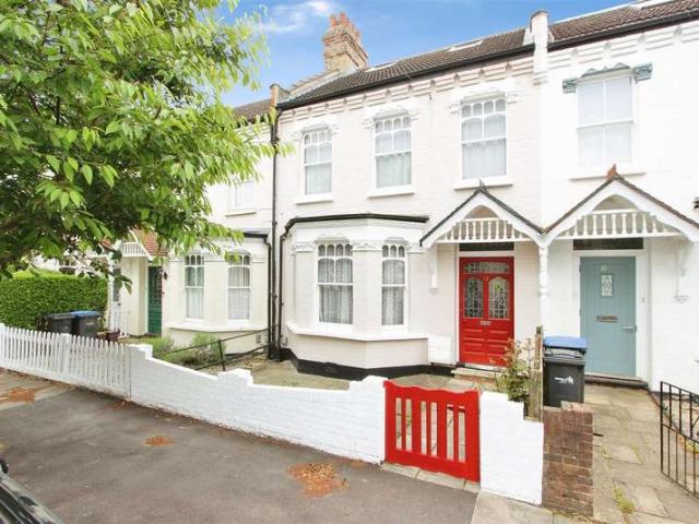 4 Bedroom Terraced House