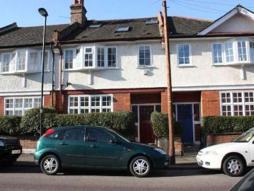 4 Bedroom Terraced House