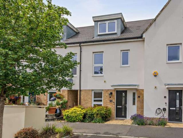 4 Bedroom Terraced House
